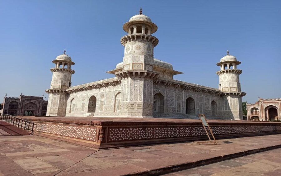 2 Days Delhi and Agra Tour by Car With an approved guide - Practical Aspects of the Tour