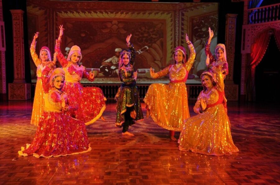 Agra: Mohabbat the Taj show tickets and agra transfers - Who Will Love This Experience?