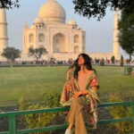 Agra: Taj Mahal Guided Tour with Photographer & Rental Saree - Is This Tour Right for You?