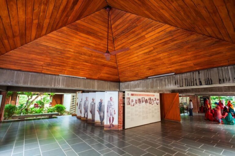 Ahmedabad: Full Day City tour with Heritage Walk & transfers - What You Can Expect from the Tour