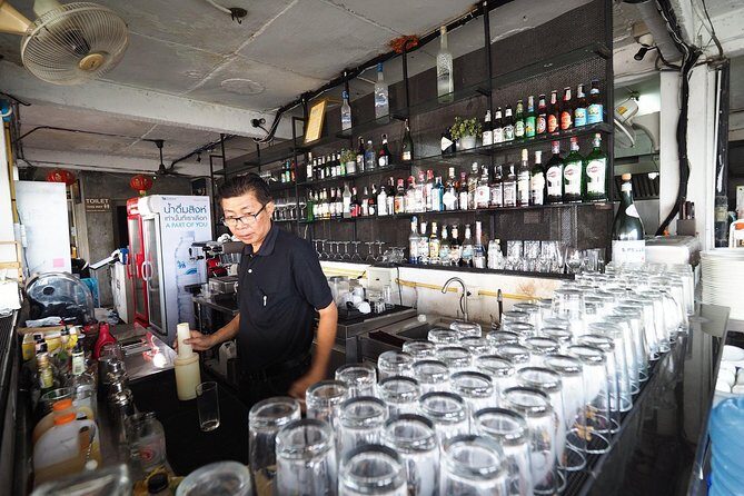 Bangkok China Town ,a Bangkok historic neighbourhood - Talad Noi Wall Art and Coffee Culture