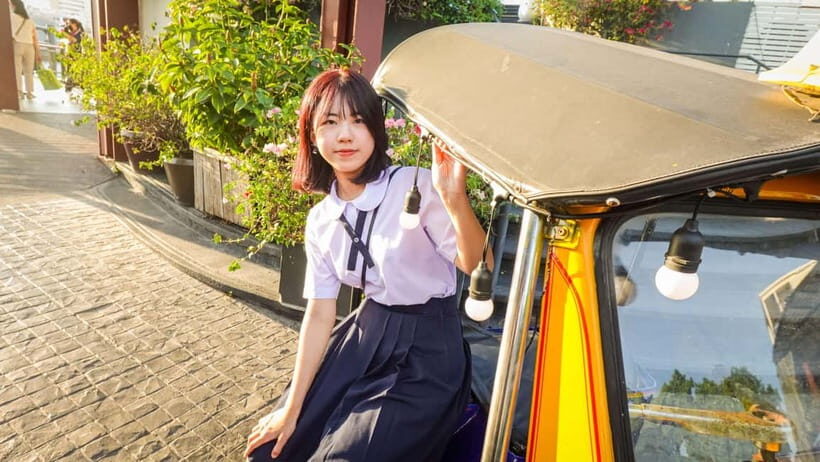 Bangkok: Thai School Uniform Tour - Practical Tips for Travelers
