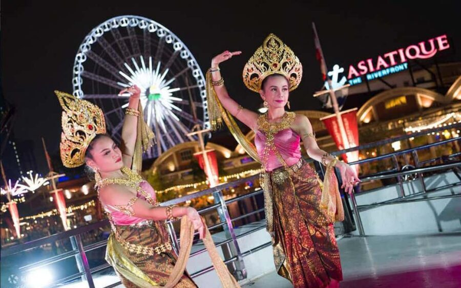 Bangkok: Vela Cruise Buffet Dinner on the Chao Phraya - Detailed Breakdown of the Itinerary