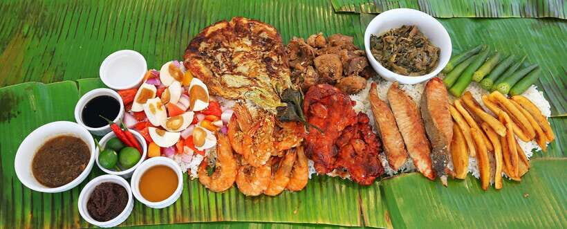Boracay: Island Hopping Tour with Boodle Fight Lunch - The Value of the Tour