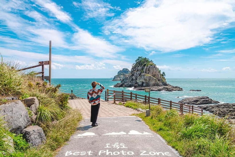 Busan: Coastal Wonders & Cultural Gems Tour opt. Sky Capsule - The First Stop: Oryukdo Skywalk