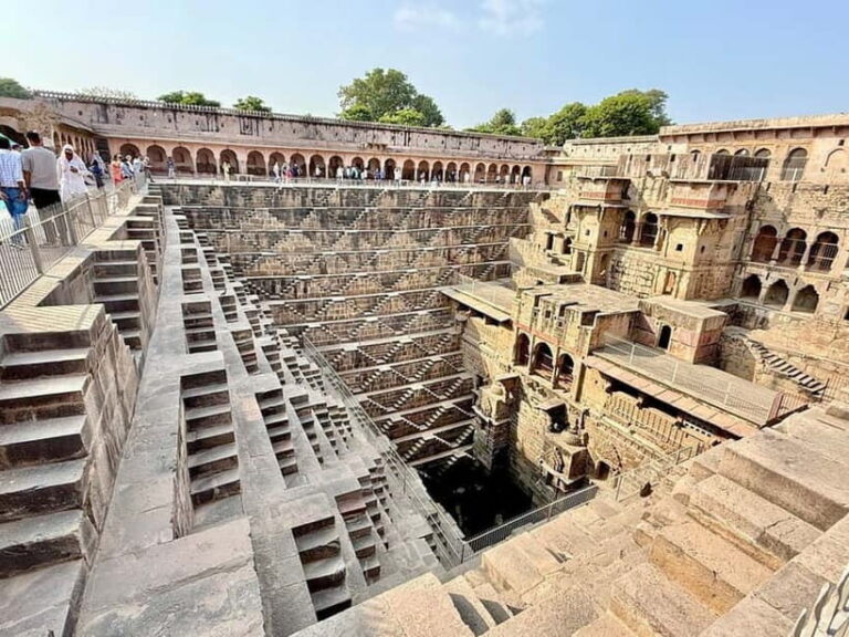 Chand Baori Stepwell tour with english speaking guide - Exploring Chand Baori: An Architectural Marvel