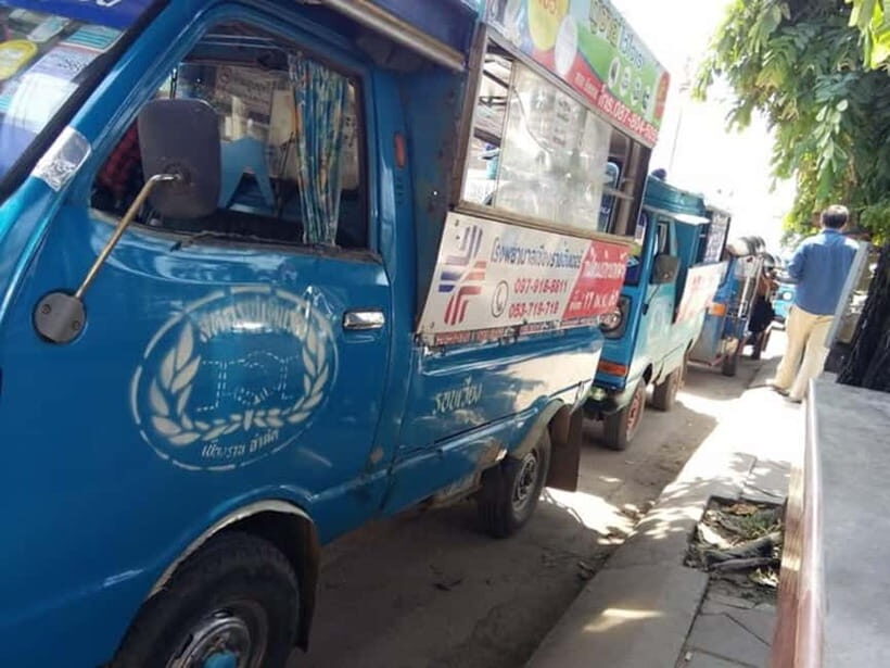 Chiang Rai: Half-Day Tuk-Tuk Temple Tour - Visiting Temples: A Closer Look