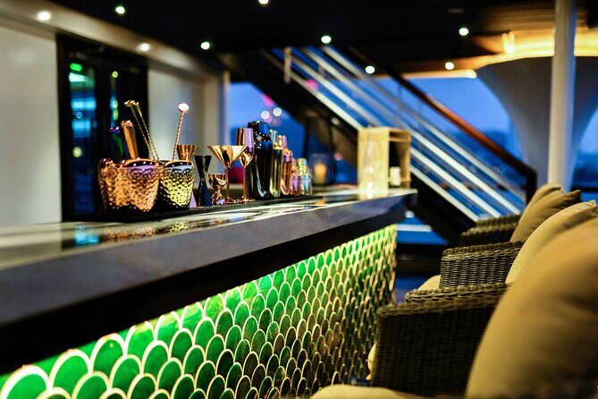 Chill Cruise Full-Day Explore Halong Bay - Guides and Crew: Friendly, Knowledgeable, and Attentive