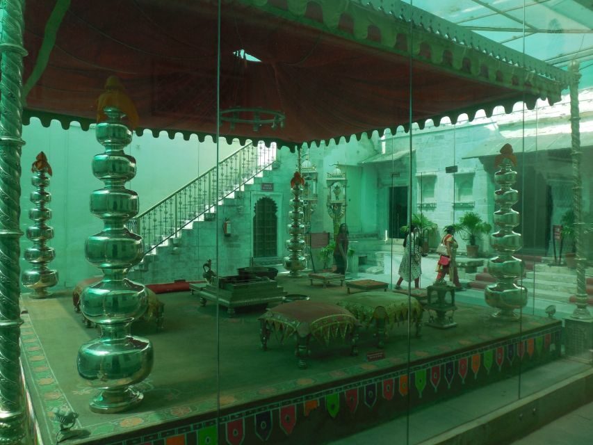 City Palace: Vintage Car Museum & Crystal Gallery Half-Day - Practical Tips and Considerations