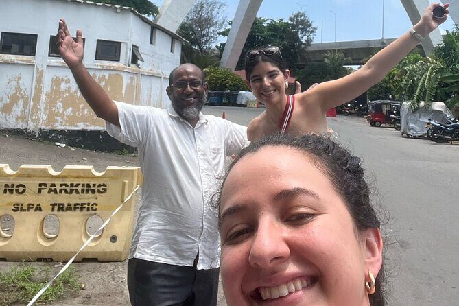 Colombo City Tour By TukTuk Style Morning and Evening - Stop 3: Sri Ponnambalam Vanesar Kovil