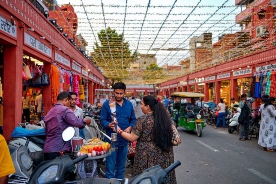 Culture walking and food tour with guide in Jaipur. - FAQs