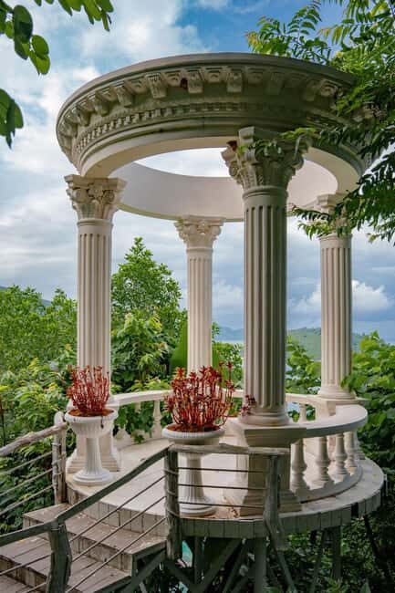 Da Nang: Local Sashimi, Hai Van Pass and Moutain Peak Coffee - Savoring Da Nang’s Coastal Flavors in Nam O Fishing Village