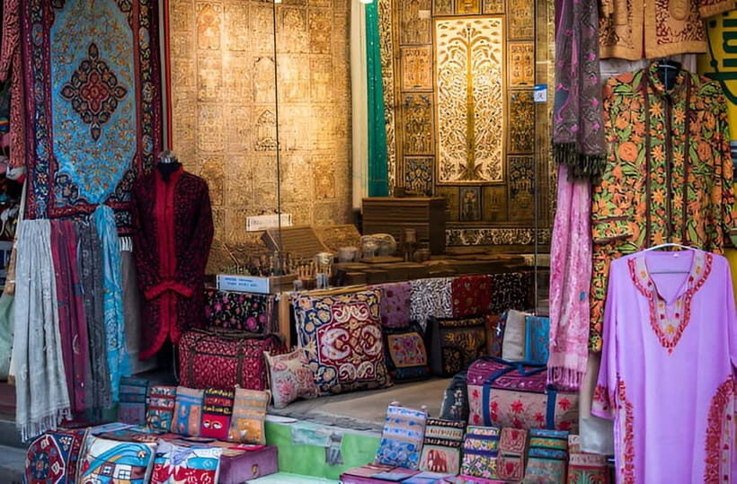 Delhi: Private Shopping Tour with a Local Guide and Transfer - Who Will Love This Tour?