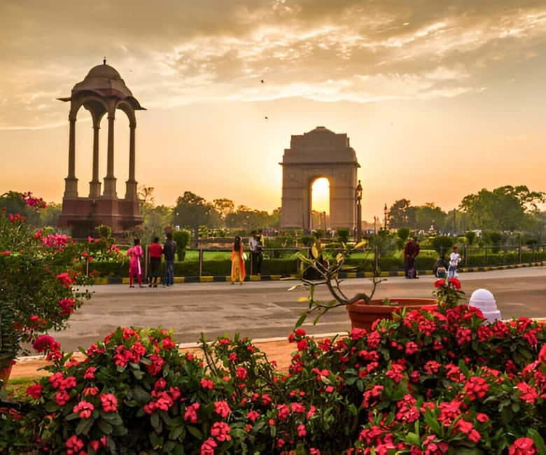 Delhi: Private Spiritual Sites Car Tour with Lunch and Entry - A Day in Delhi: What to Expect from the Tour