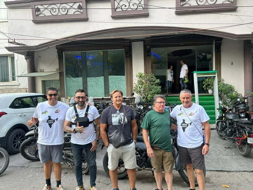 Delhi: Shopping Tour with a Guide - What to Expect from the Delhi Shopping Tour