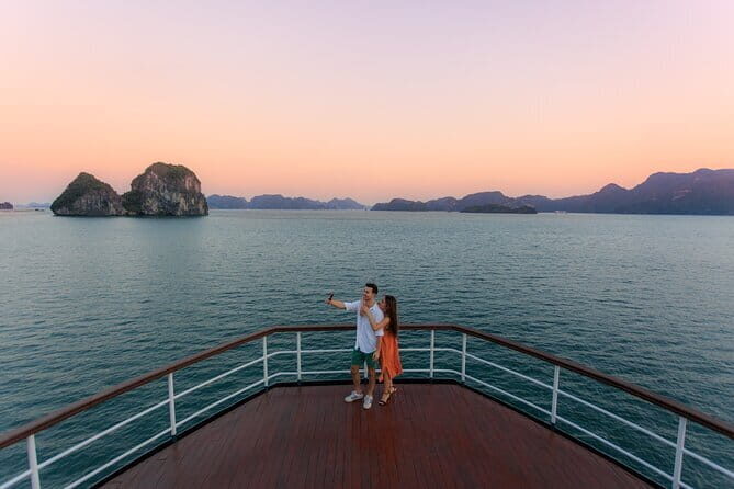 Emeraude Cruise 2 days 1 night Ha Long Bay Tour - Detailed Breakdown of the Itinerary
