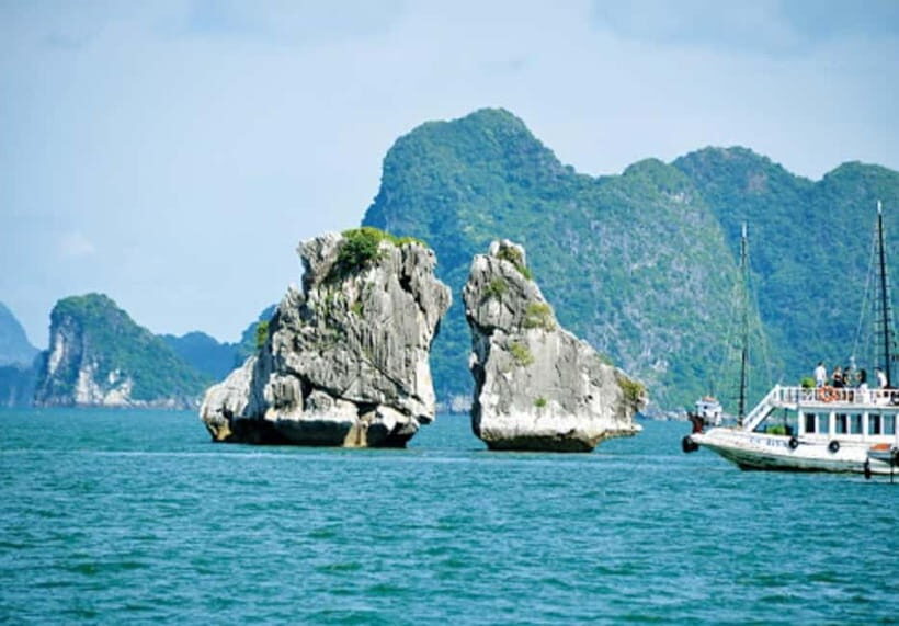 Explore Halong Bay 4 hours with Scenic Cruise, Kayak, Cave - The Value of a Short but Sweet Experience
