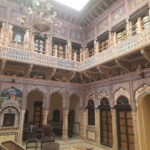Explore the open art gallery town of Mandawa on a day tour - Practical Tips for Your Mandawa Day Tour