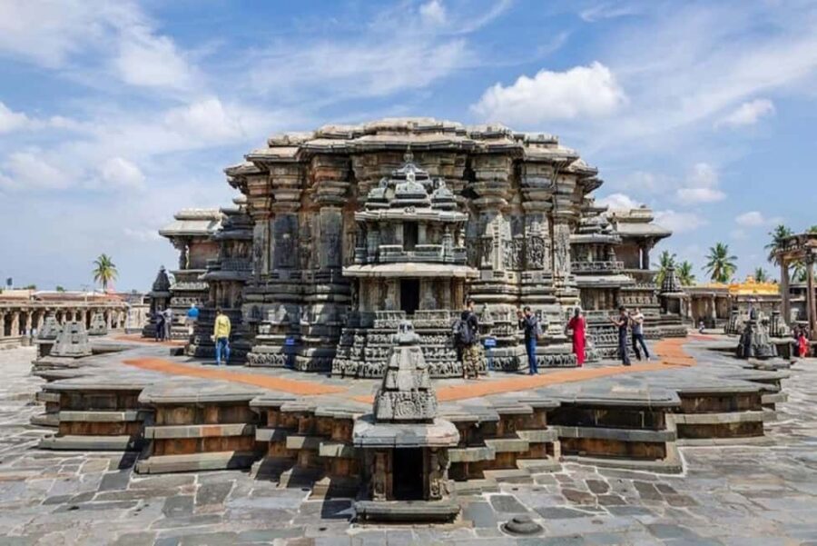 From Bengaluru: Private Tour Sravanbelgola, Belur & Halebidu - Scenic Drive to Hassan and the Charm of the Countryside