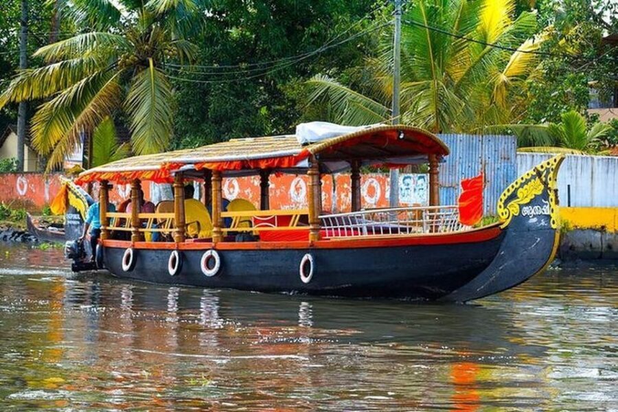 From Cochin Port: Backwater Cruise and Chinese Nets - The Charm of Alleppey — Venice of the East