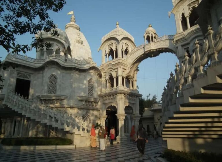 From Delhi: Private Full Day Mathura & Vrindavan Tour by Car - Exploring Mathura: Temples, Markets, and Local Flavors