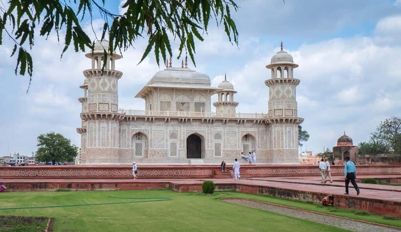 From Delhi: Taj Mahal & Agra Day Tour by Superfast Train - Why This Tour Stands Out