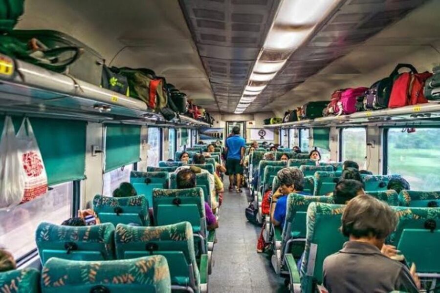 From Delhi: Taj Mahal & Agra Tour By India's Fastest Train - Detailed Itinerary Breakdown