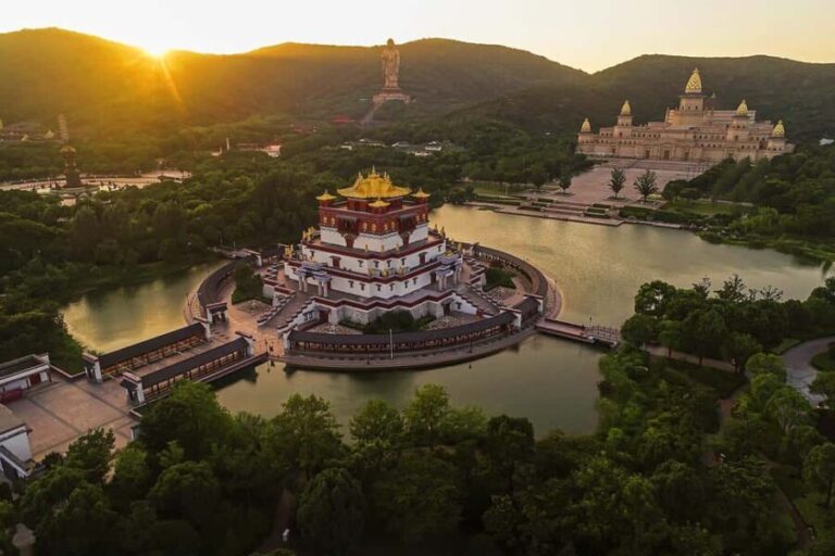 From Shanghai: Huishan Ancient Town & Nianhua Bay Day Trip - Who Should Consider This Tour?