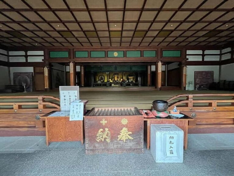 Fukuoka: Ohori Park and Tochoji Temple Walking Tour - Exploring Ohori Park: From Castle Moat to Peaceful Oasis