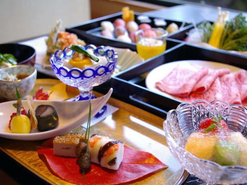 Hakone Onsen Hotel Stay with Optional Private Car Transfer - The Hotel Experience: Traditional Comfort Meets Modern Convenience