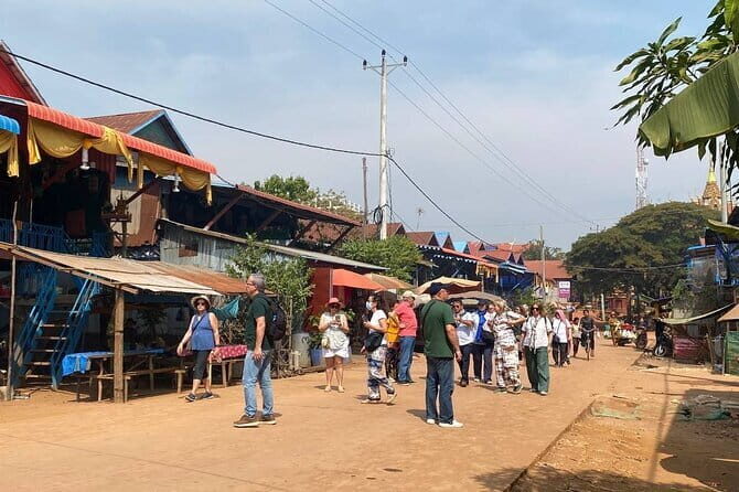 Half Day Kampong Phluk Floating Village and Flooded Forest Tour - What makes this tour stand out?