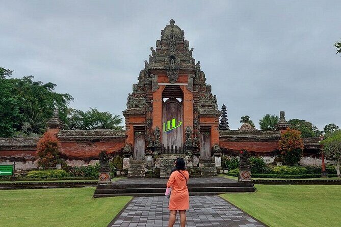 Half-Day Private Tour to Tanah Lot and Bali Royal Temple - Practical Details and What to Expect