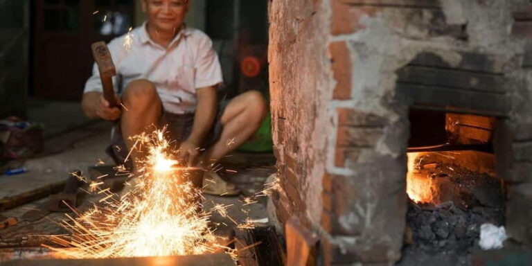 Hanoi: Blacksmith Village or Incense Village, Hat Village - What to Expect from the Tour