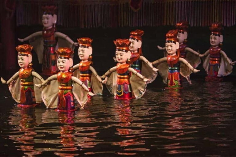 Hanoi: Hoa Lu, Trang An, and Water Puppet Show Tour - The Scenic Majesty of Trang An