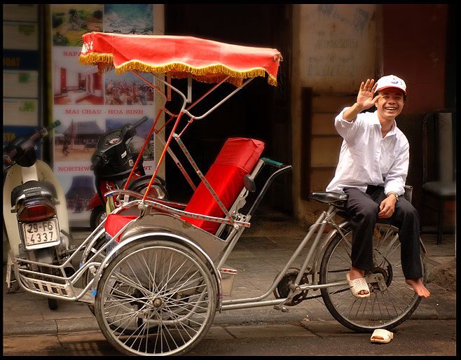 Hanoi Walking Street Food Tour & Cyclo Ride - How the Itinerary Unfolds