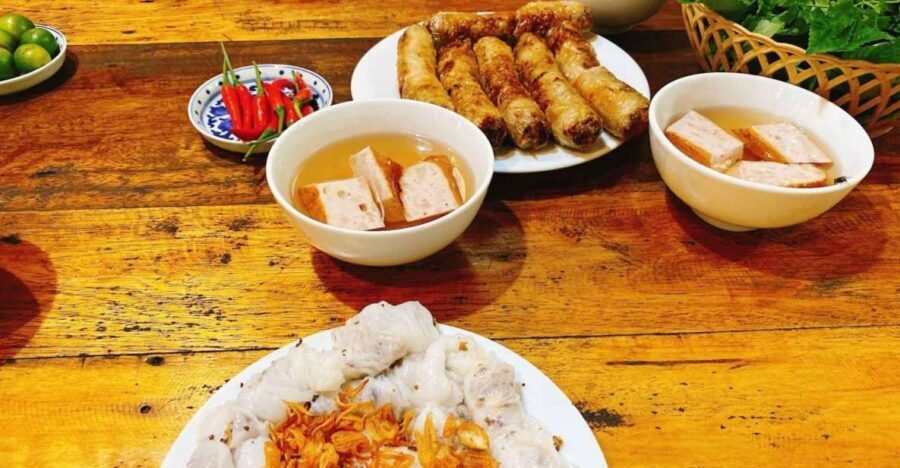 Hanoi: Walking Street Food Tour Small Group with Local Guide - The Itinerary in Detail: What You Can Expect