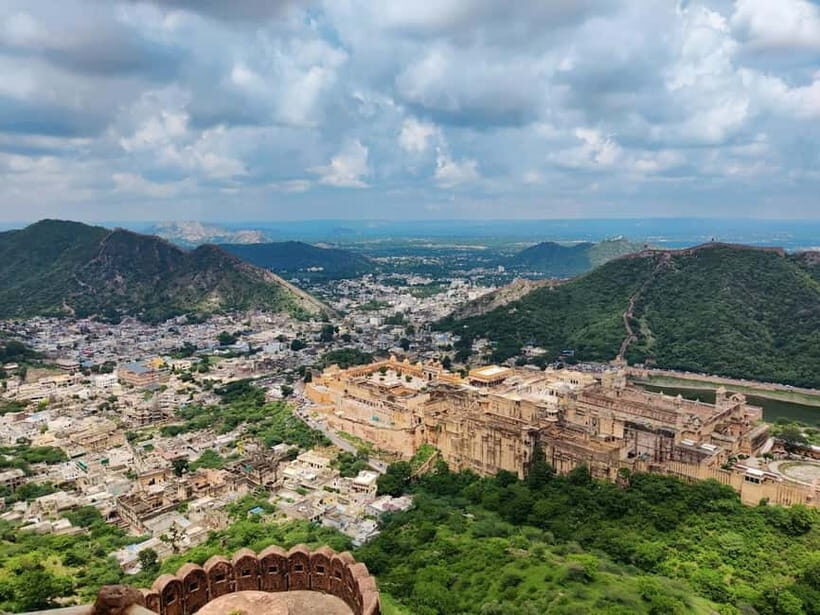 Heritage City Tour of JaipurWith Local Guide & Hidden Gems - Starting with a Warm Welcome and Comfortable Transport