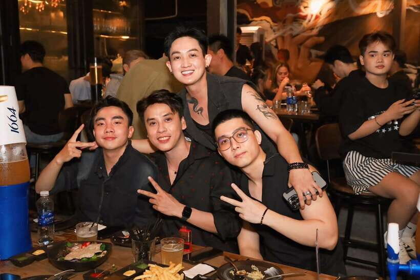 Ho Chi Minh City Street Food Private Tour With Dancing Bar - Practical Details & What To Expect