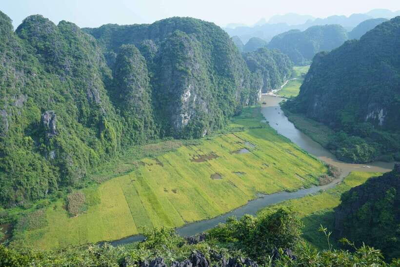 Hoa Lu-Tam Coc-Mua Cave -Bich Dong Pagoda-Cycling from NBinh - What Makes This Tour Stand Out?