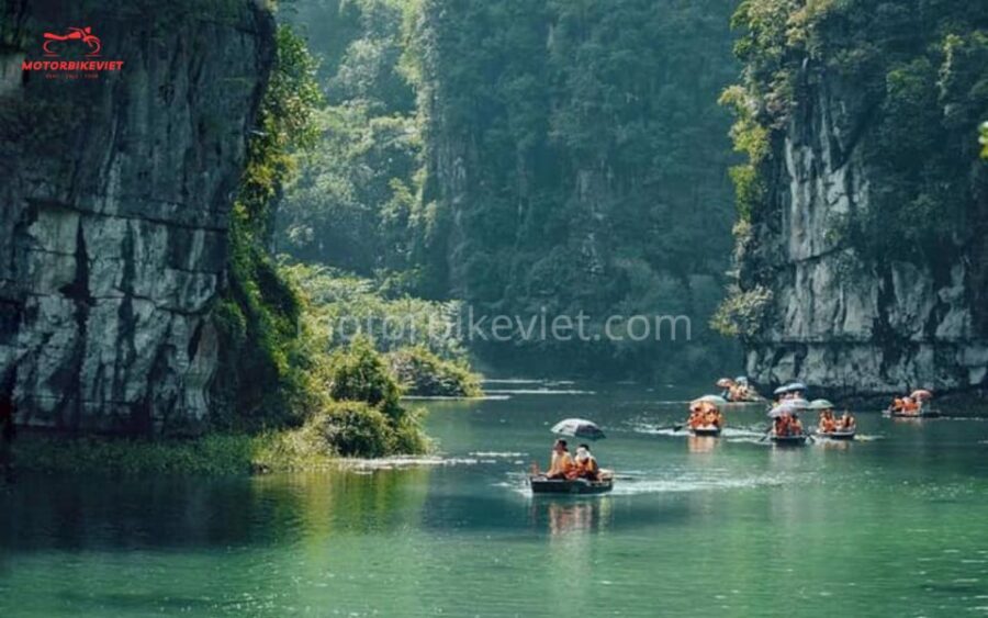 Hoa Lu - Trang An 1 day trip: Ninh Binh Tour - Transportation and Group Size