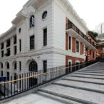 Hong Kong Day Tour: Priority Peak Tram, City Walk & Dim Sum - Possible Drawbacks and Considerations