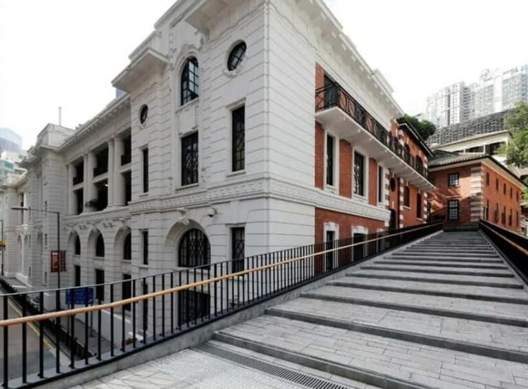 Hong Kong Day Tour: Priority Peak Tram, City Walk & Dim Sum - Possible Drawbacks and Considerations