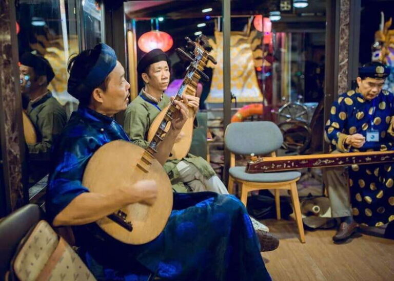Hue Cyclo Tour, Folk Music on Perfume River with Hue Cuisine - Transportation and Group Size