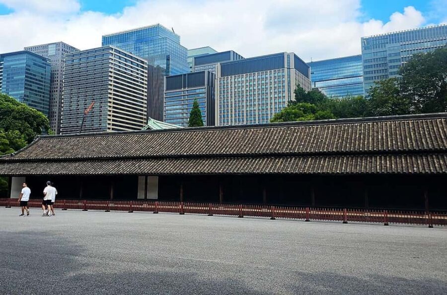 Imperial Palace Gardens and Surroundings - Walking Tour - What to Expect on the Tour