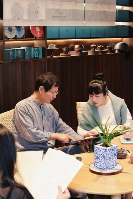 Interesting metaphysics course in an ancient tea house - An In-Depth Look at the Metaphysics Course Experience