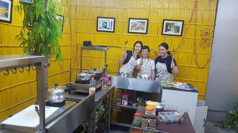 Jaipur: Market Tour, Cooking Class, and Lunch - The Veg Thali: A Full Flavored Meal