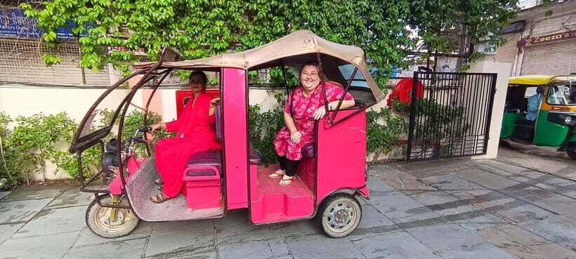 Jaipur Private City Tour with a Women-Driven E-Rickshaw Ride - Who Should Book This Tour?