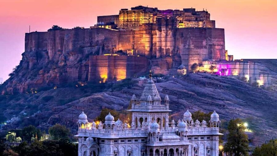 Jodhpur: Mehrangarh & Udaipur Lakeside 2-Day Tour with Lunch - Scenic Drive & Arrival in Udaipur