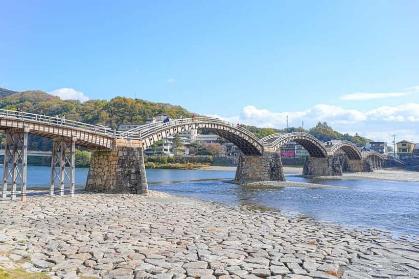 Kintai-Kyo Bridge and Iwakuni Castle with local guide 3h - What Travelers Say