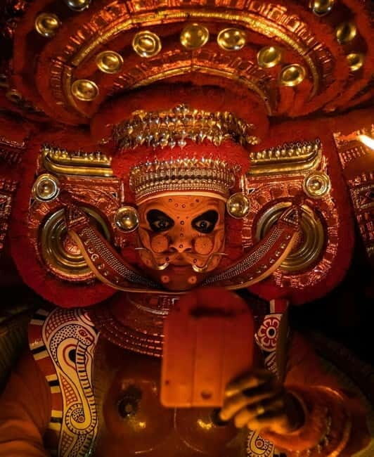 Kochi: Kathakali, Theyyam, and Kalaripayattu Evening Show - An In-Depth Look at the Experience
